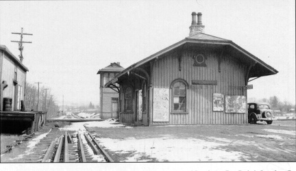 1935: Rails being removed