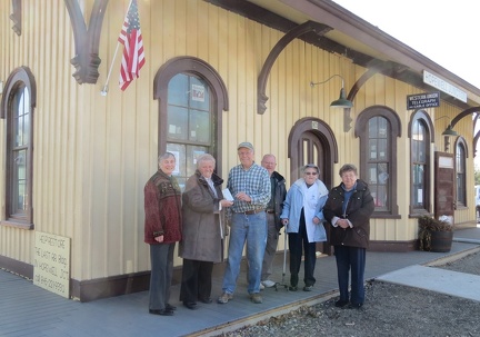 2012-3-6 Rich Taylor Receiving Donation